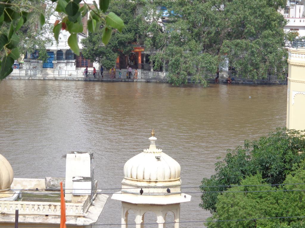 The Royal Lake View Villa Udaipur Exterior photo