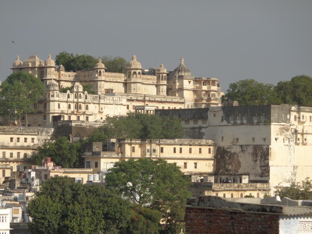 The Royal Lake View Villa Udaipur Exterior photo