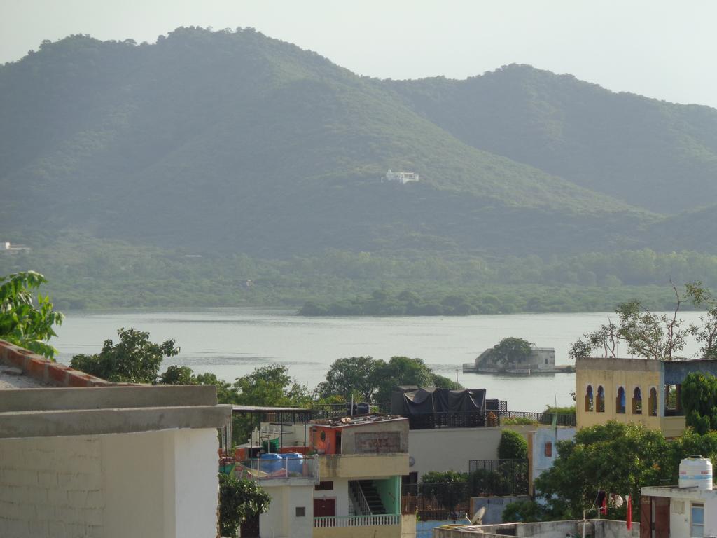 The Royal Lake View Villa Udaipur Exterior photo